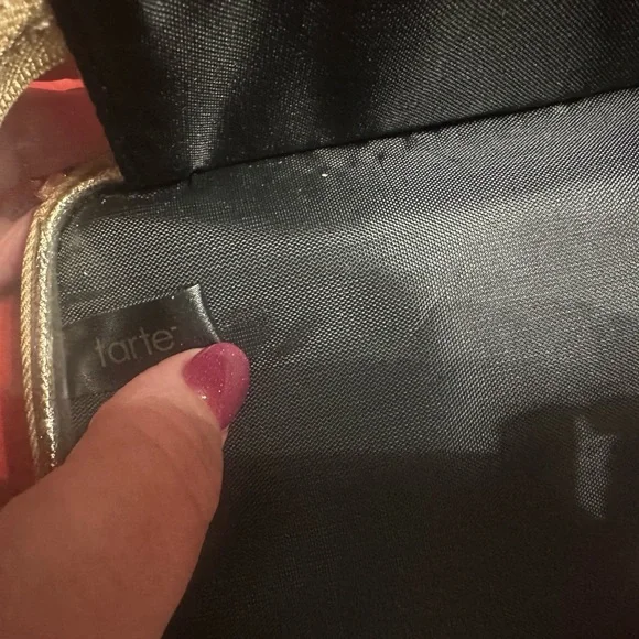 Tarte Gold and White Brush Set with 2 eyeshadow palettes and travel case - Picture 9 of 11